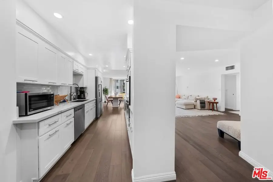 11970 Montana Avenue #207, Los Angeles, CA 90049 - #2