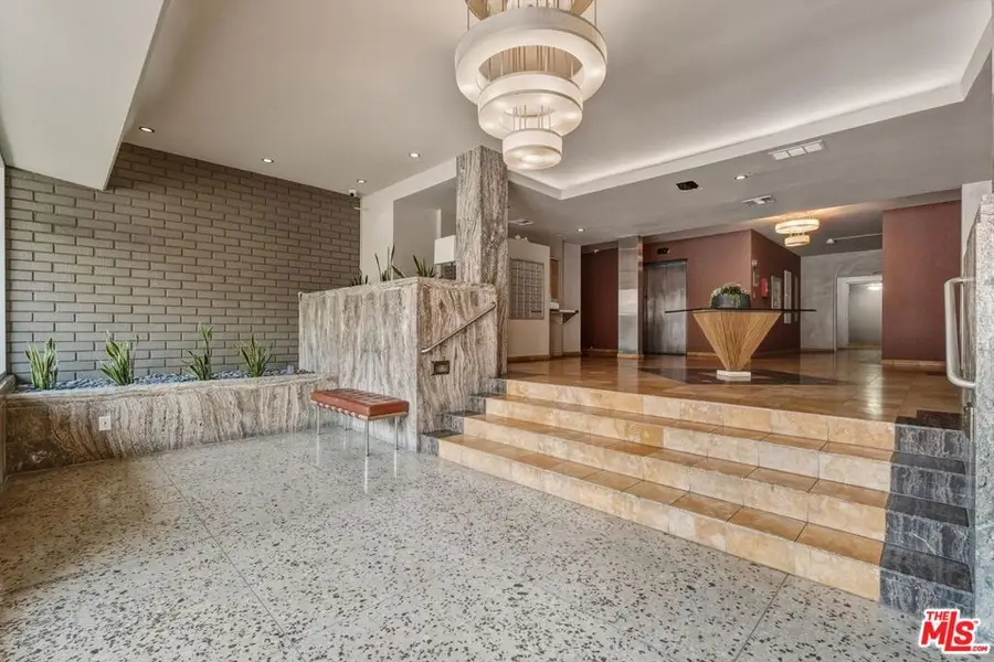 531 N Rossmore Avenue #301, Los Angeles, CA 90004 - #2