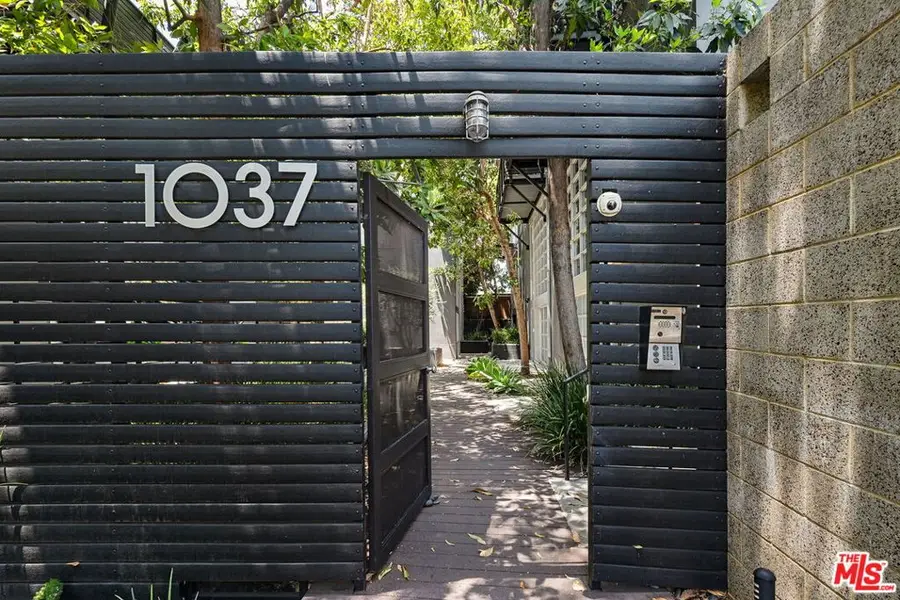 1037 N Laurel Avenue #14, Los Angeles, CA 90046 - #3