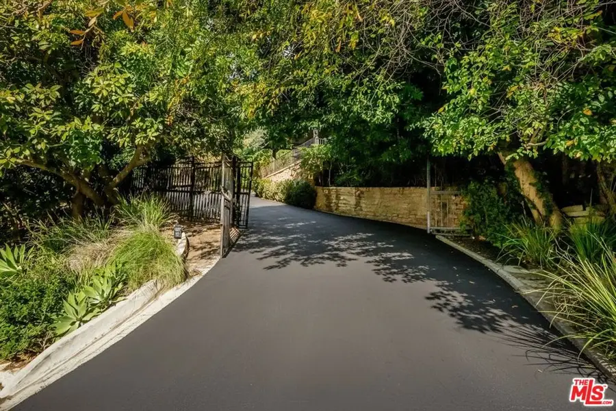 1782 Viewmont Drive, Los Angeles, CA 90069 - #2