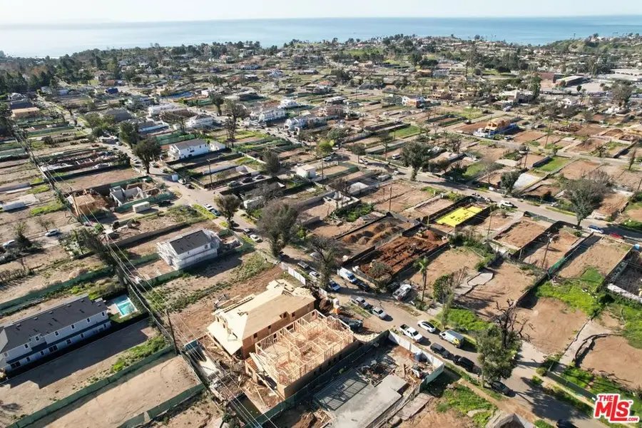 928 Iliff Street, Pacific Palisades, CA 90272 - #3