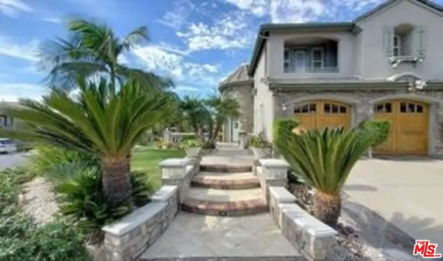 505 Lowe Drive, Placentia, CA 92870 - Image #2