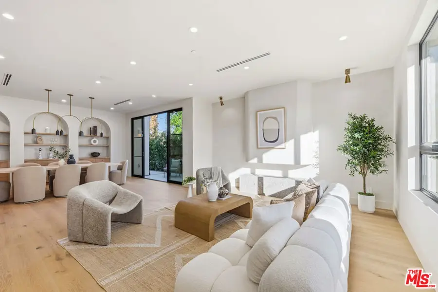 16643 Addison Street, Encino, CA 91436 - #3