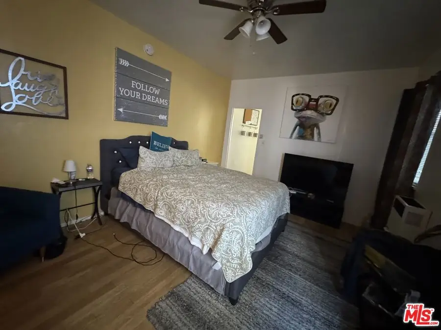 20 Breeze Avenue, Venice, CA 90291 - #2