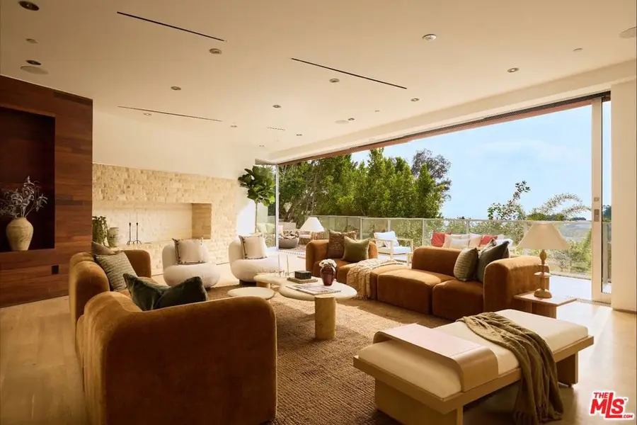 1700 Queens Court, Los Angeles, CA 90069 - #3