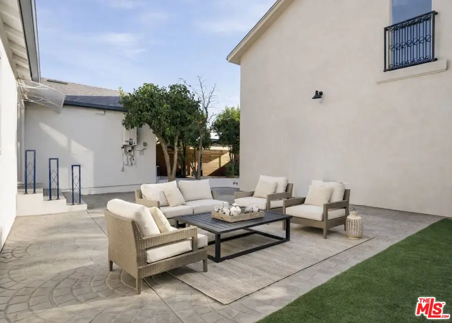 17660 Martha Street, Encino, CA 91316 - Image #3