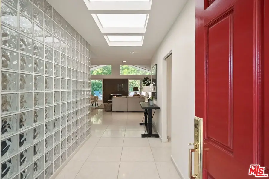 10853 Via Verona Street, Los Angeles, CA 90077 - Image #3