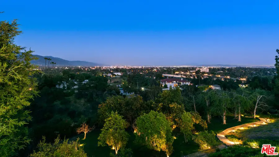 300 N San Rafael Avenue, Pasadena, CA 91105 - Image #2