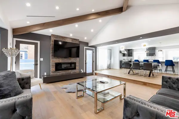 18721 Hatteras Street #10, Tarzana, CA 91356