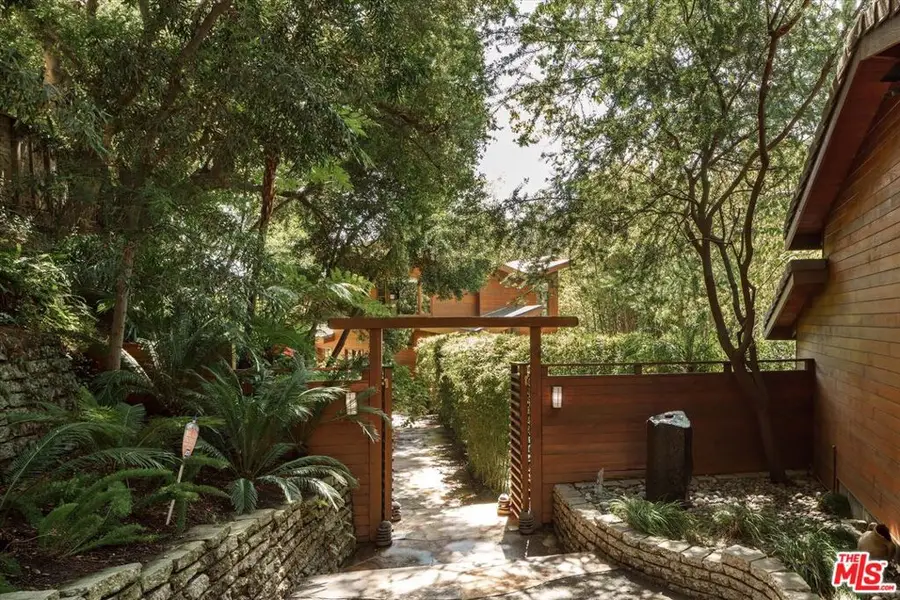 2424 Nichols Canyon Road, Los Angeles, CA 90046 - #2