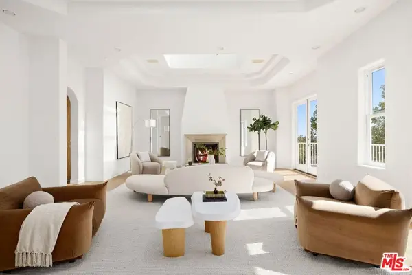 1939 Stradella Road, Los Angeles, CA 90077