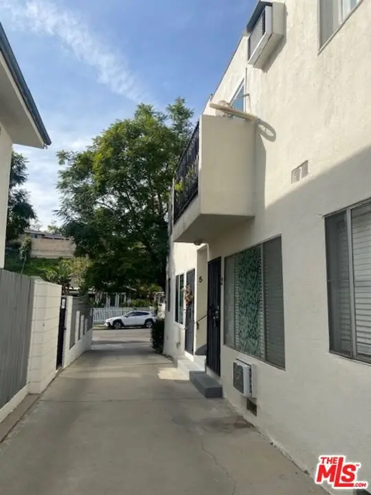 2038 Holly Drive, Los Angeles, CA 90068 - Image #2