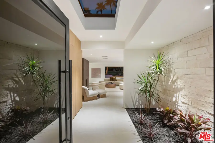 483 E Santiago Way, Palm Springs, CA 92264 - #2