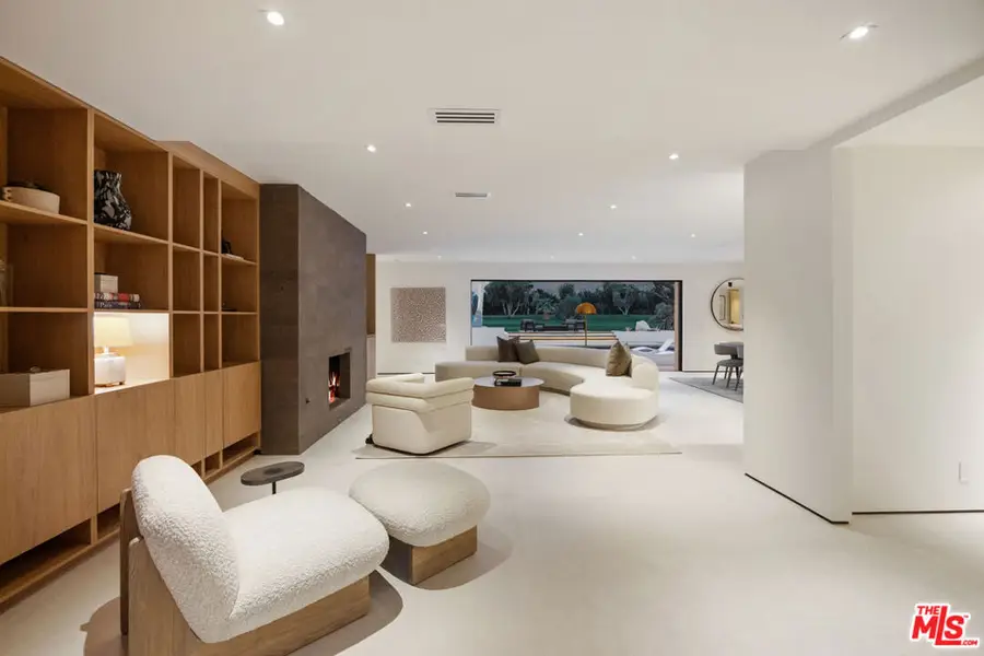 483 E Santiago Way, Palm Springs, CA 92264 - #3