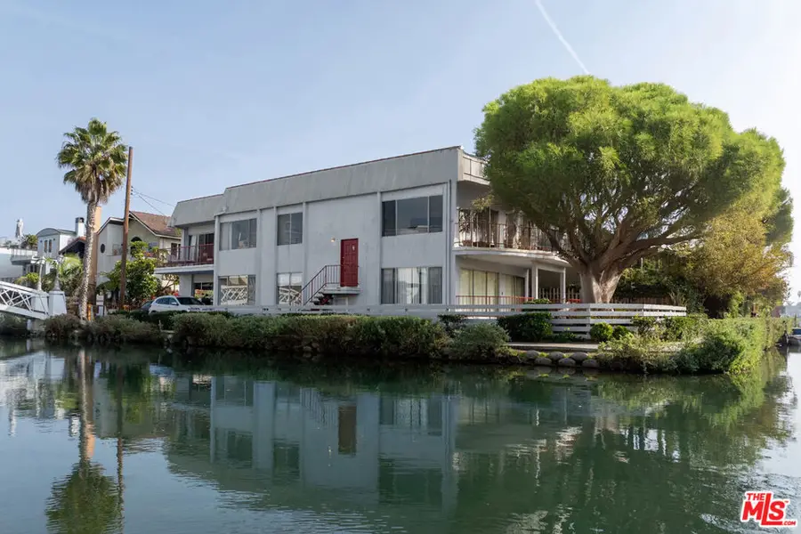2300 Grand Canal, Venice, CA 90291 - #2