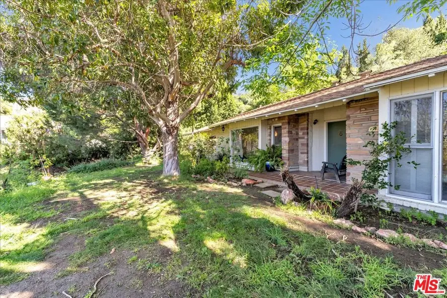 13084 Blairwood Drive, Studio City, CA 91604 - #2