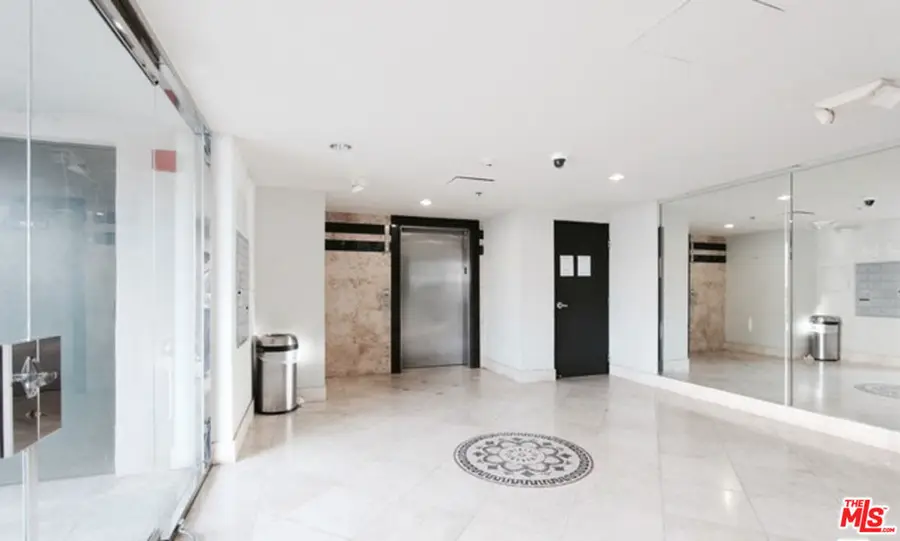 1036 S Serrano Avenue #401, Los Angeles, CA 90006 - Image #2