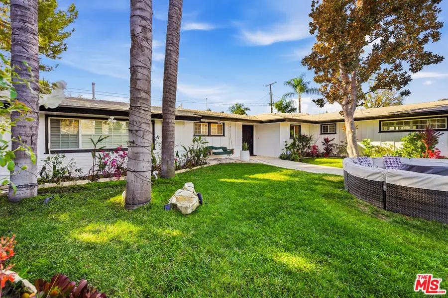 22428 Victory Boulevard, Woodland Hills, CA 91367 - #2