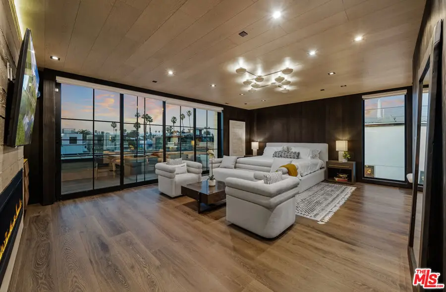 442 Sherman Canal, Venice, CA 90291 - Image #3