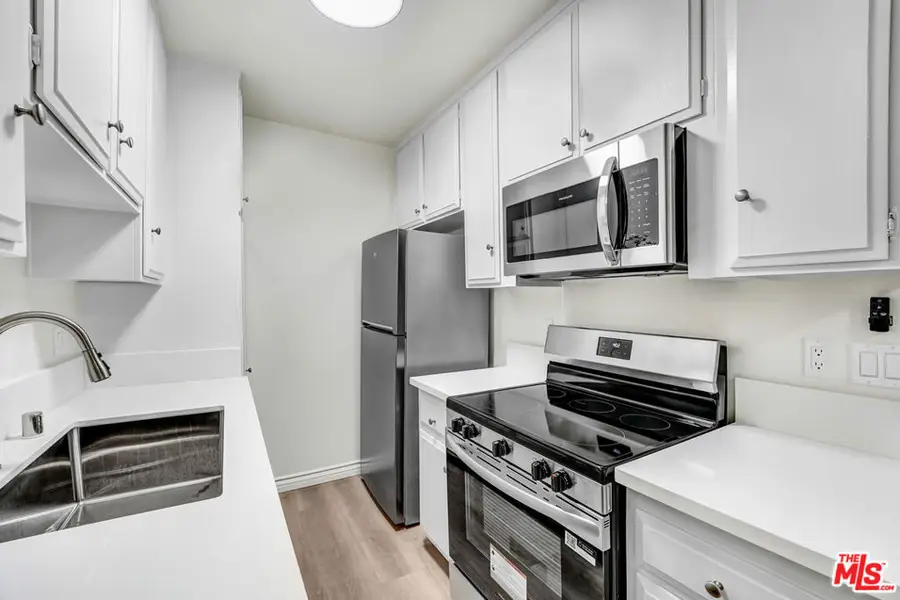 824 Maple Street, Santa Monica, CA 90405 - Image #2