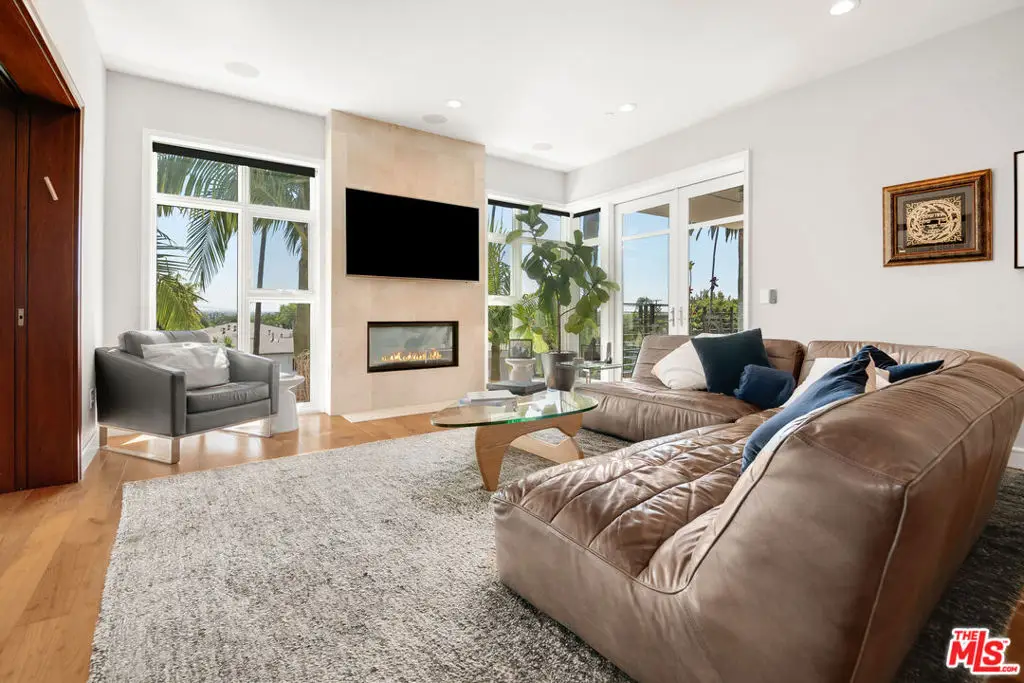 447 N Doheny Drive #301, Beverly Hills, CA 90210 - Image #1
