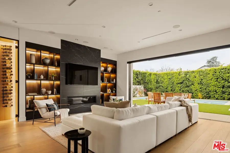 5003 Mammoth Avenue, Sherman Oaks, CA 91423 - #2