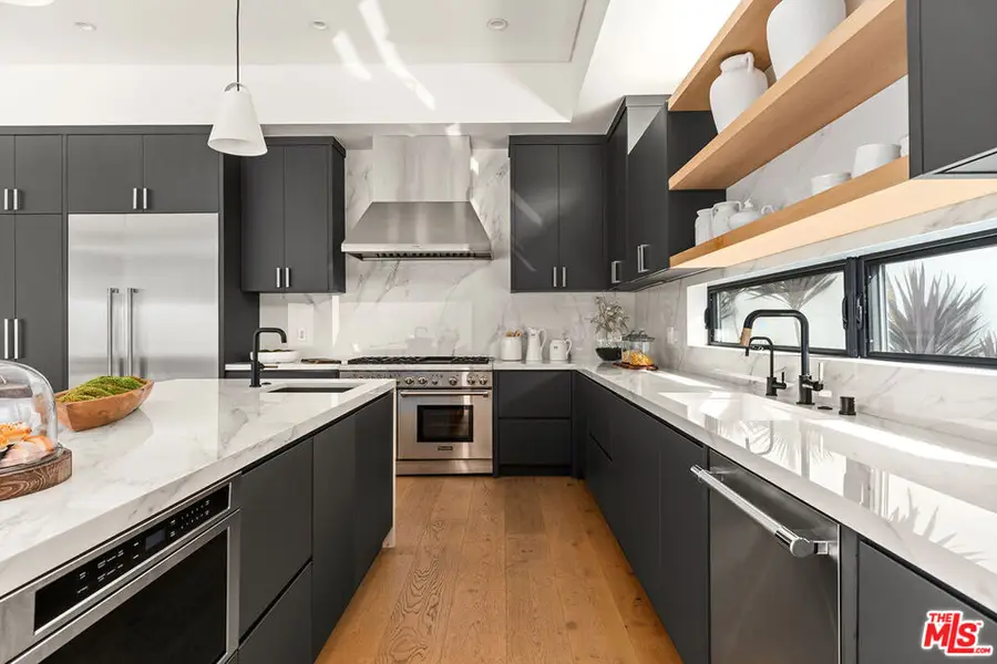 14812 Morrison Street, Sherman Oaks, CA 91403 - #3