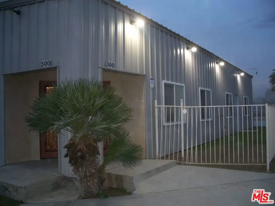 300 Mount Vernon Avenue, Bakersfield, CA 93307 - #1