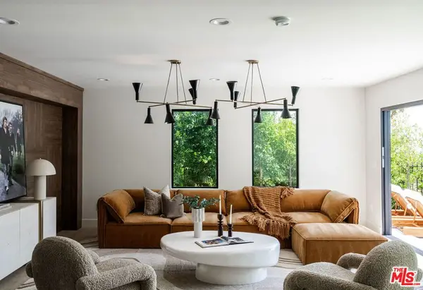 2380 Venus Drive, Los Angeles, CA 90046