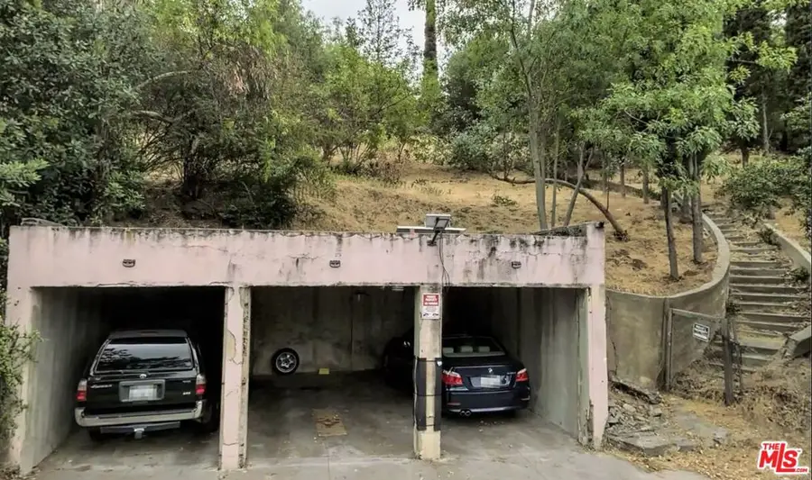 3925 Fredonia Drive, Los Angeles, CA 90068 - #3