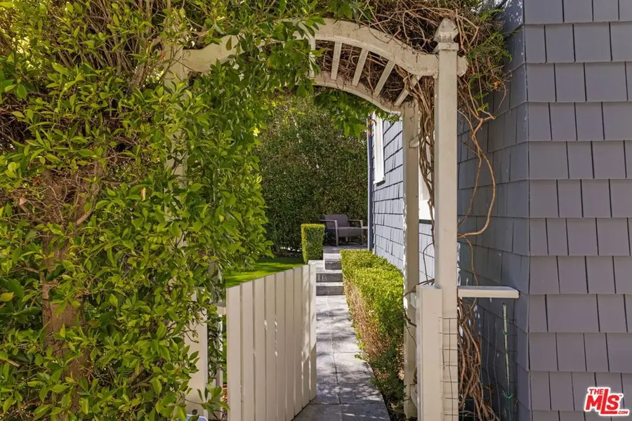 8923 Dorrington Avenue, Los Angeles, CA 90048 - #3