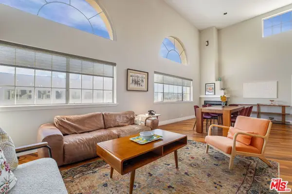 10824 Bloomfield Street #304, North Hollywood, CA 91602