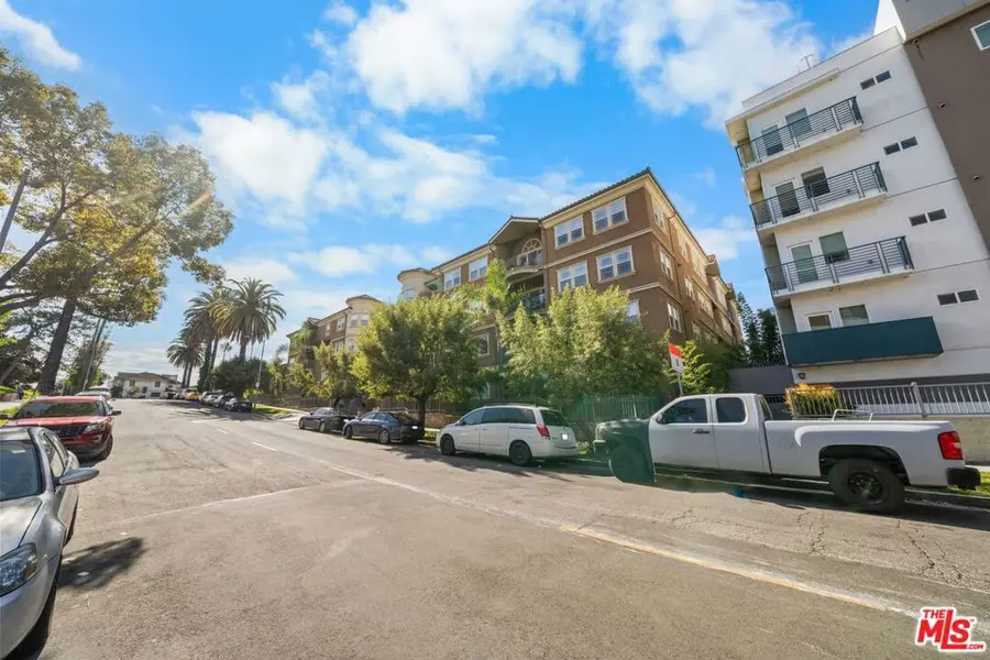 917 S New Hampshire Avenue #202, Los Angeles, CA 90006 - #2