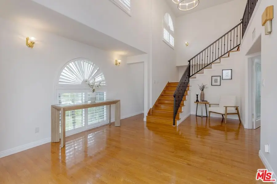 12118 Viewcrest Road, Studio City, CA 91604 - #2