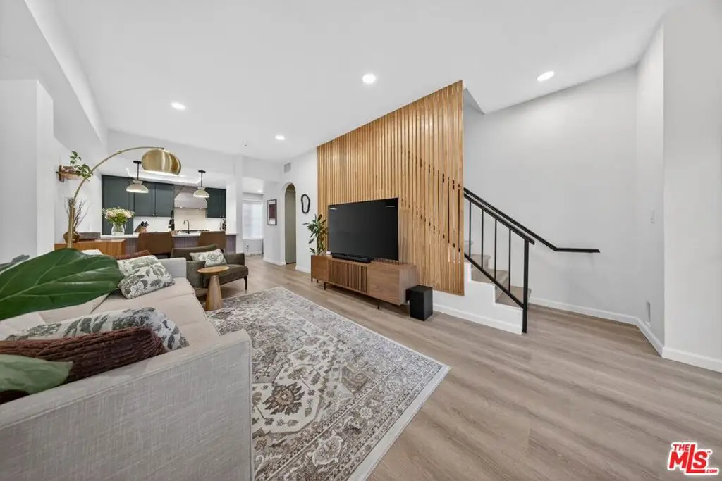 147 W Acacia Avenue #118, Glendale, CA 91204 - #1