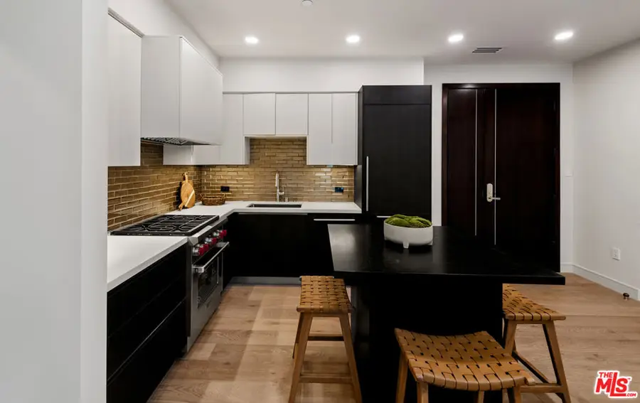 505 S Barrington Avenue #307, Los Angeles, CA 90049 - #3