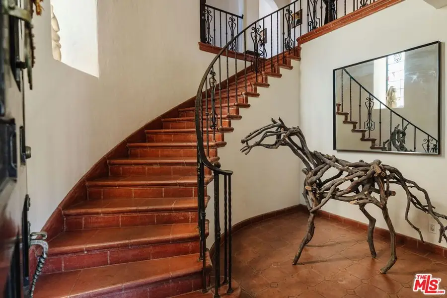 200 S Mansfield Avenue, Los Angeles, CA 90036 - #2