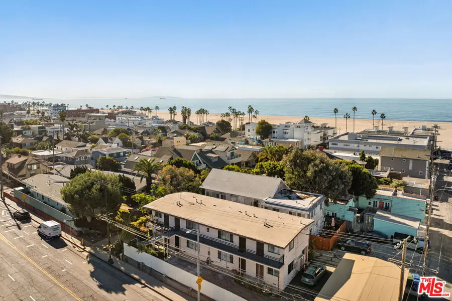 51 Thornton Avenue, Venice, CA 90291 - #3