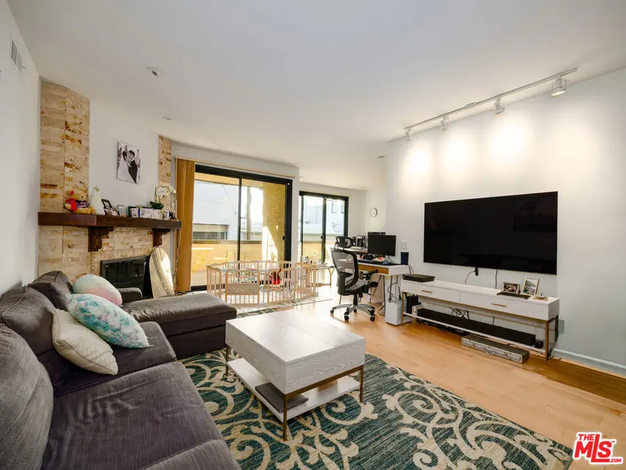 10327 Missouri Avenue #105, Los Angeles, CA 90025 - #3