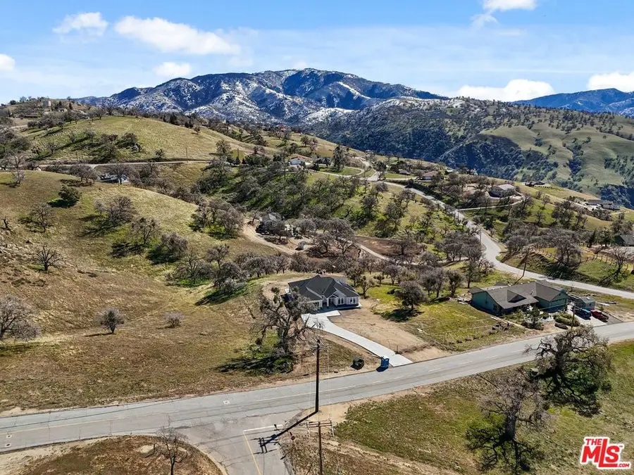 30460 Horsethief Drive, Tehachapi, CA 93561 - #2
