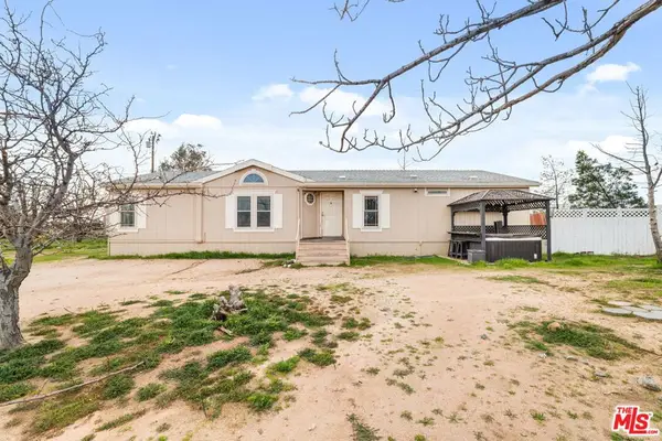 6425 Smoke Tree Road, Phelan, CA 92371