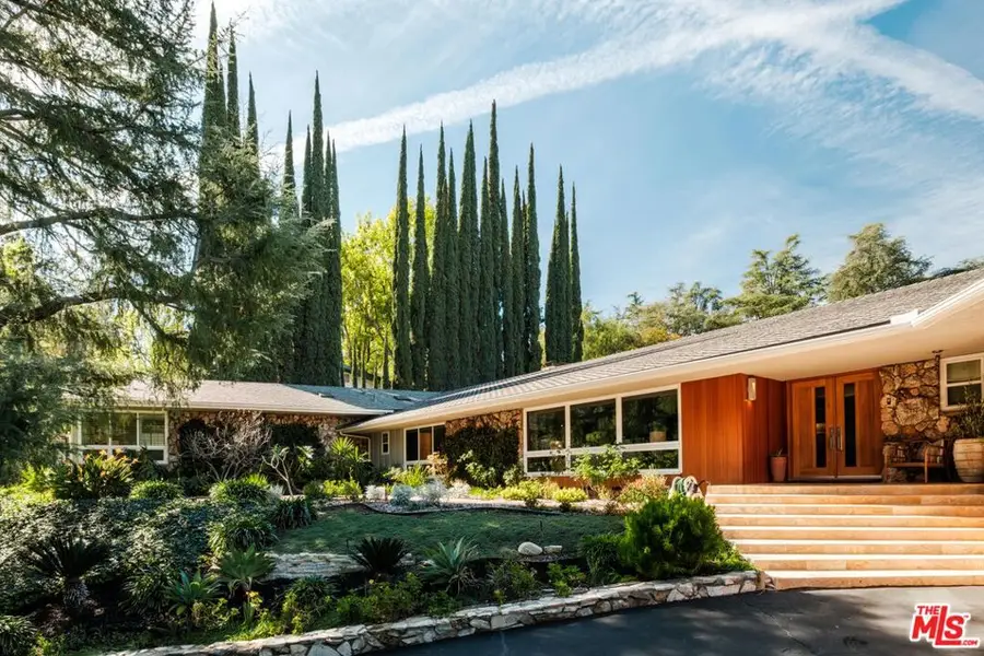 4975 Queen Florence Lane, Woodland Hills, CA 91364 - #2