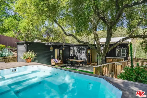 20402 Paradise Lane, Topanga, CA 90290