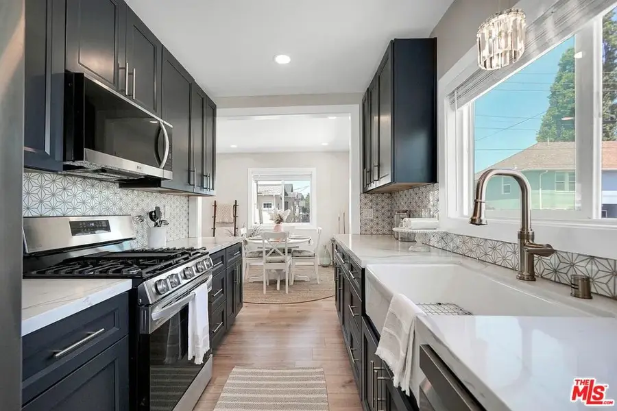 5726 5718 Los Angeles Street, Emeryville, CA 94608 - #2