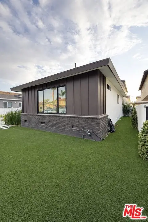 12527 Cranbrook Avenue, Hawthorne, CA 90250 - #3