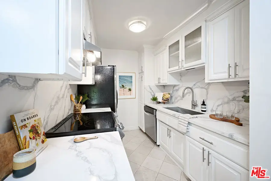 1831 Barry Avenue #4, Los Angeles, CA 90025 - #2