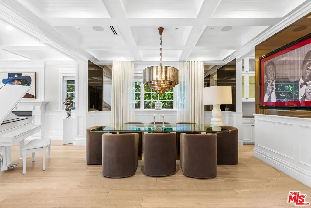 5000 Petit Avenue, Encino, CA 91436 - #1