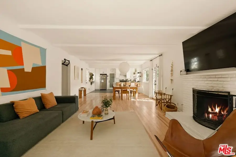 5131 Tendilla Avenue, Woodland Hills, CA 91364 - #3