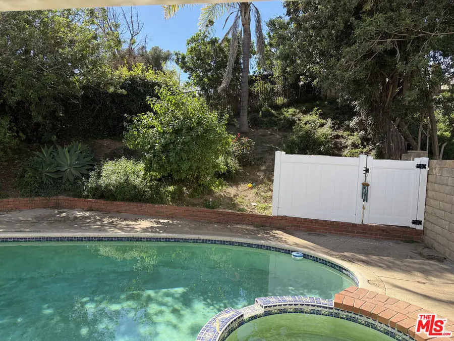 13011 Meadowlark Avenue, Granada Hills, CA 91344 - #2