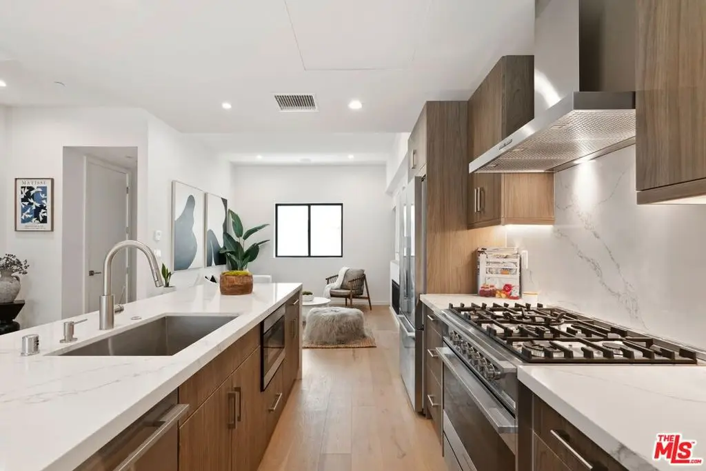 3808 S Verona Court, Los Angeles, CA 90066 - #1